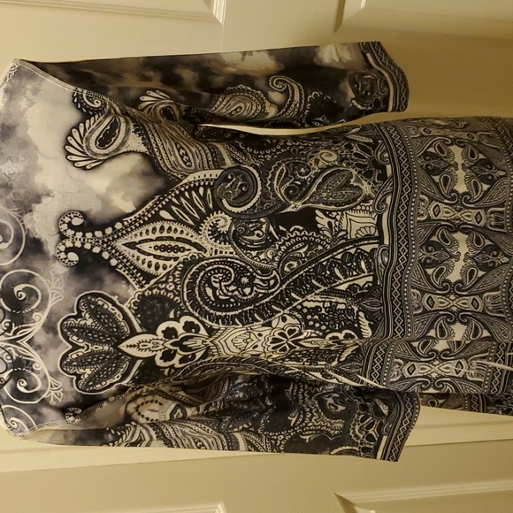 ONE WORLD Printed Knit 3/4 Sleeve Embellished Asymmetrical Tunic White/Black. M - Picture 10 of 15